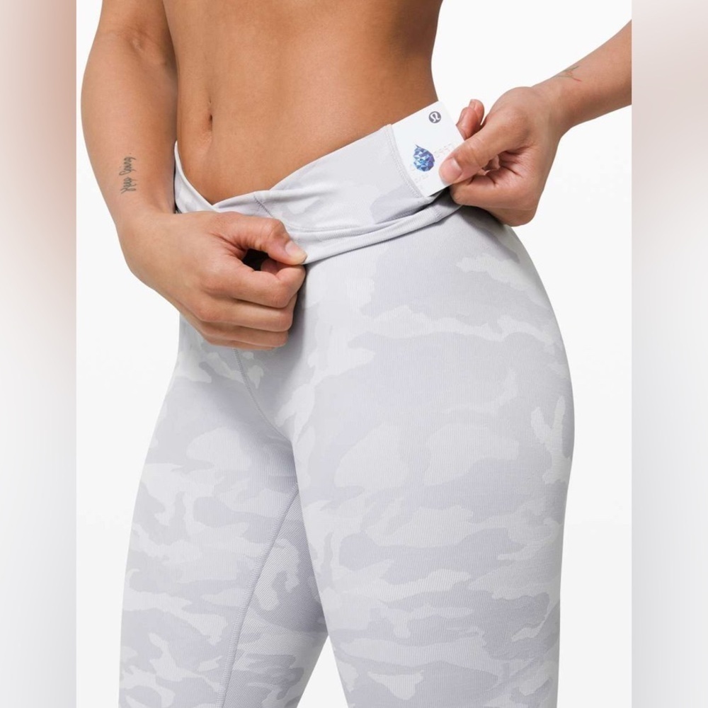 Lululemon Wunder Under High Rise Tight 28” – Inconspicuous Camo Jacquard Alpine - Picture 2 of 6